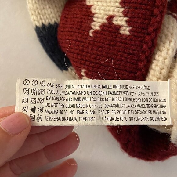 Stars and Stripes knit hat with pom - Picture 5 of 5